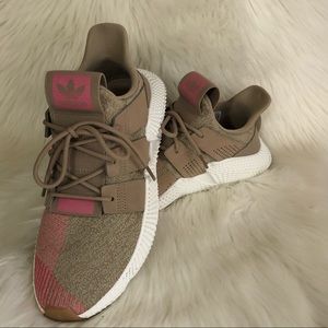 Adidas Sneakers